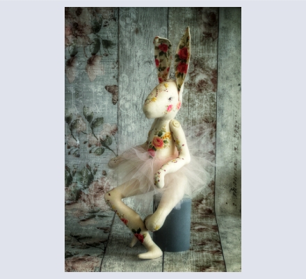 Handmade Hares - Artist based in Sturminster Newton, Dorset